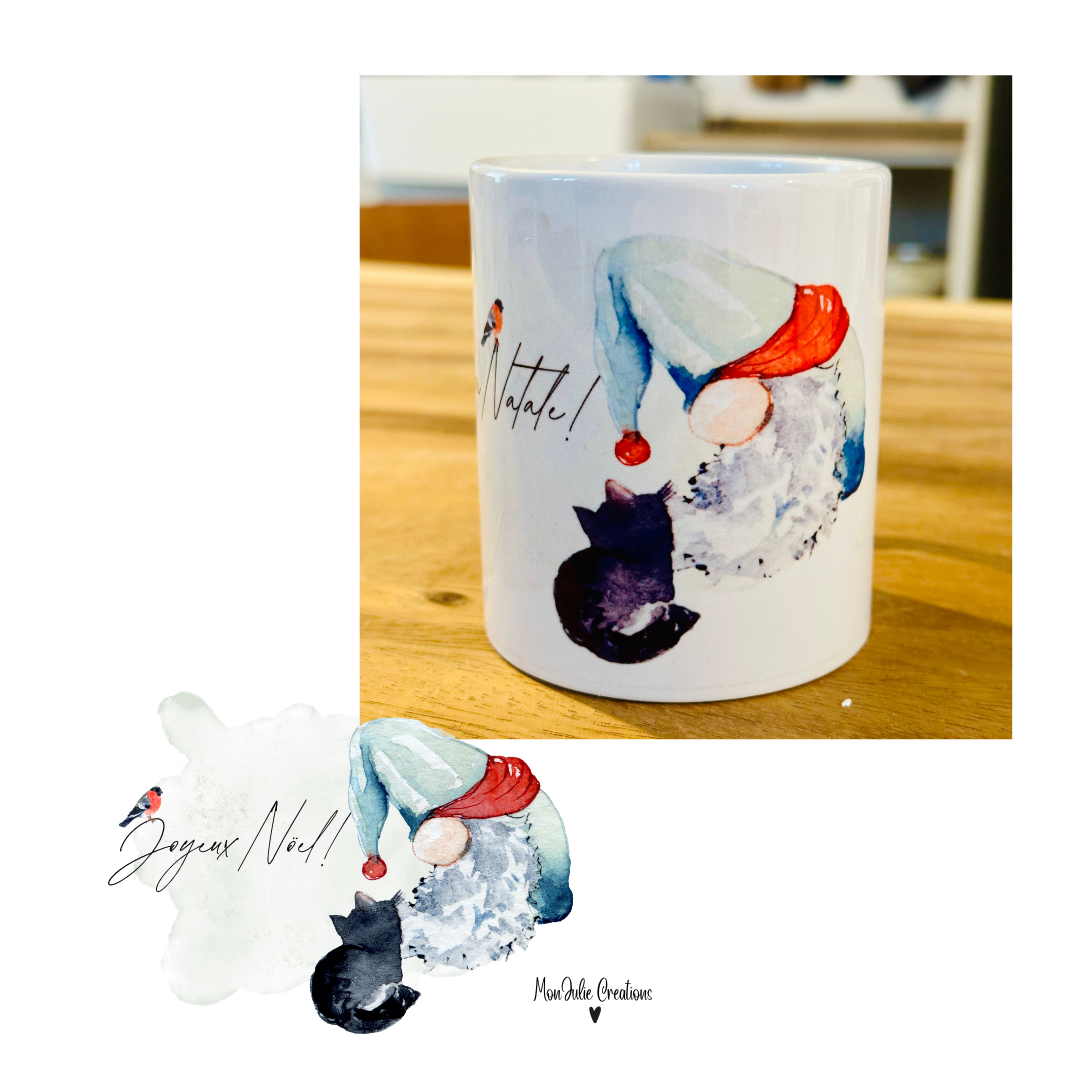 Tazza mug natalizia con gnomo, gattino e uccellino con scritta buon natale in francese.