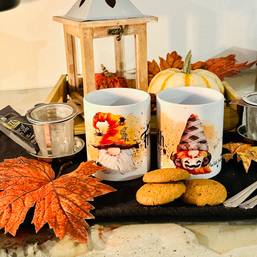 Tazze Mugs di Halloween Originali con una Simpatica Coppia di Gnomi