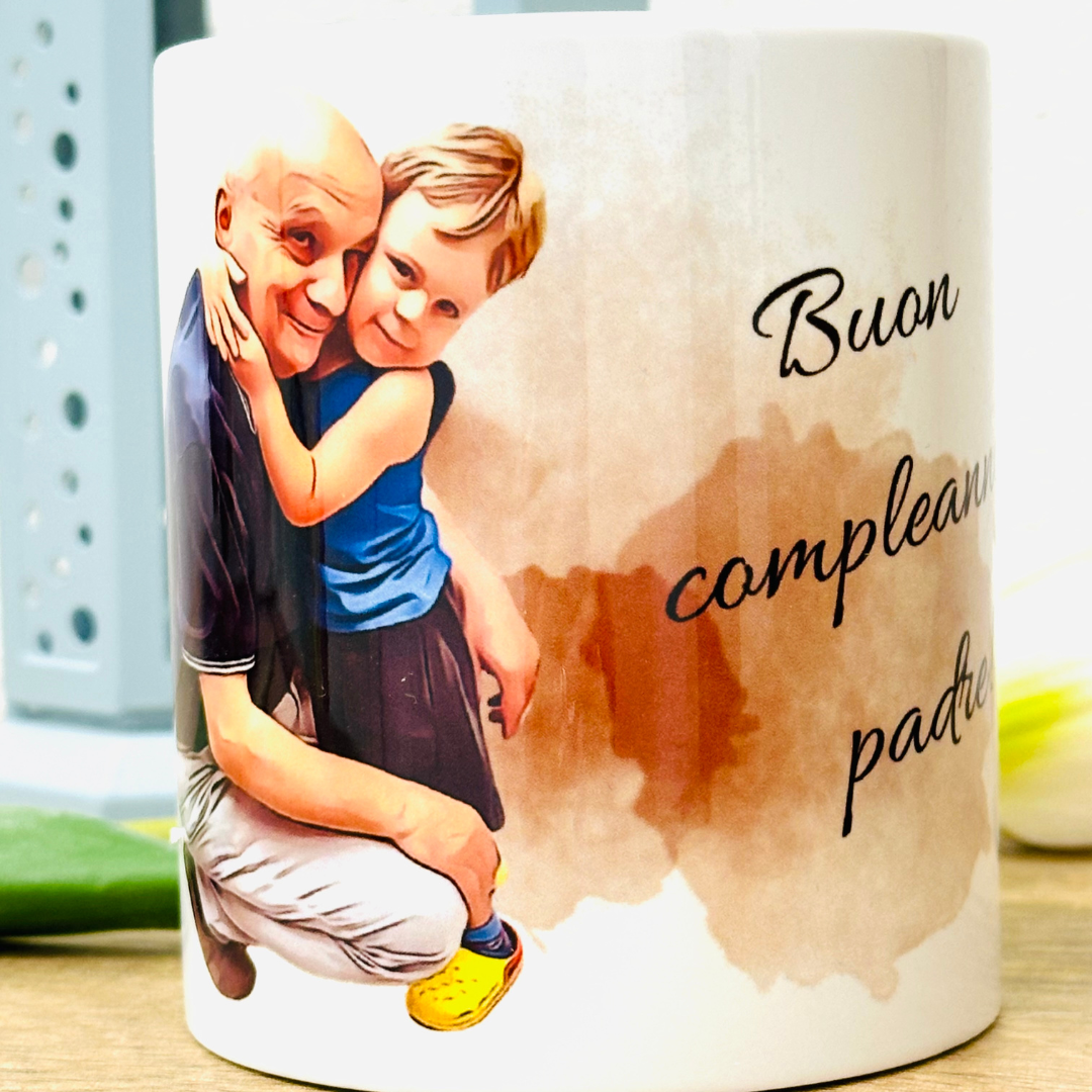 Tazza mug personalizzata con una foto trasformata dove il progetto e la stampa sono prodotti handmade.