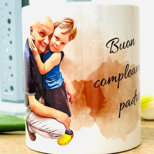 Tazza mug personalizzata con una foto trasformata dove il progetto e  la stampa sono prodotti handmade.